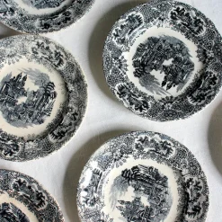 7 assiettes à dessert anciennes