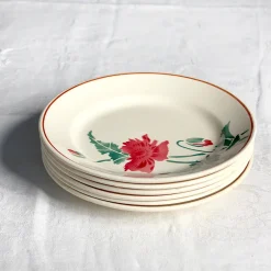 6 assiettes à dessert au décor d'oeillets