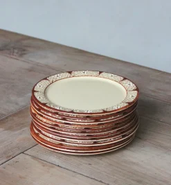 12 assiettes à dessert crème en faïence vintage