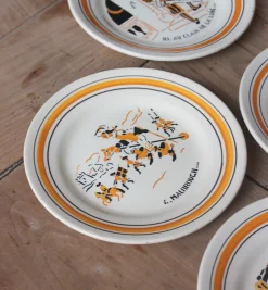 8 assiettes à dessert parlantes vintage