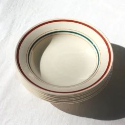 6 assiettes creuses aux rayures colorées