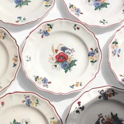 8 assiettes semi creuses aux fleurs des bois