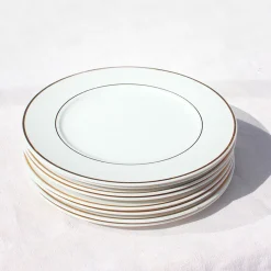 8 grandes assiettes plates au liseré doré