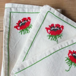 6 serviettes anciennes brodées aux coquelicots