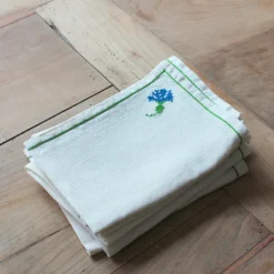 6 serviettes anciennes brodées aux bleuets