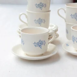 6 tasses fleuries et leur soucoupe