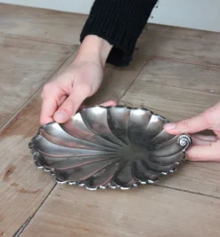 Assiette coquillage en métal argenté vintage