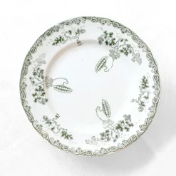 Assiette sur pied en terre de fer