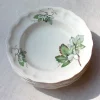Assiettes décorées de feuillages