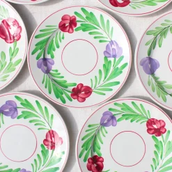 Assiettes en faïence fleurie