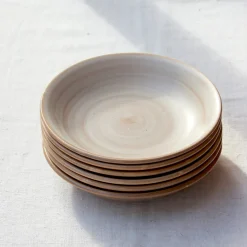 Assiettes en grès naturel