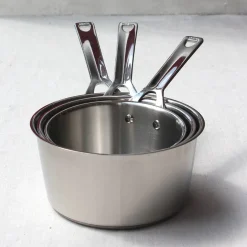 Batterie de trois casseroles en inox 18/10 brossé manche fixe