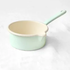 Casserole avec bec verseur