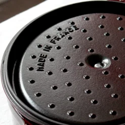 Cocotte ovale en fonte colorée