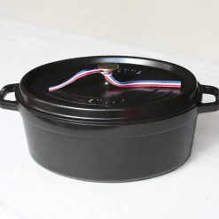 Cocotte ovale en fonte noire