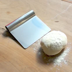 Coupe-pâte à lame droite rigide en inox