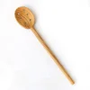 Cuillère de cuisine artisanale à trous en bois d’olivier