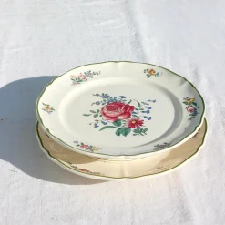 Duo d'assiettes sur pied aux bouquets de fleurs