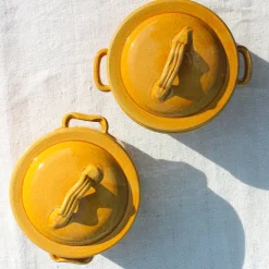 Duo de casserolettes en céramique ocre