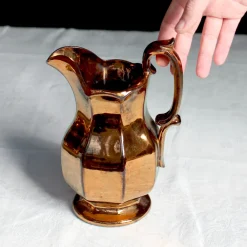 Duo de petits carafes métalliques