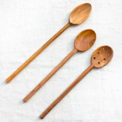 Grande cuillère à ragoût en bois d'olivier