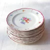 Grandes assiettes plates fleuries