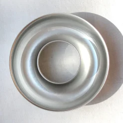 Moule à baba en fer blanc