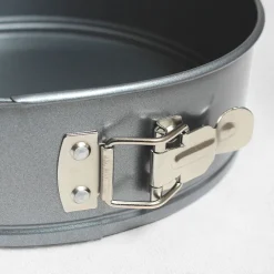 Moule à manqué démontable au revêtement antiadhésif