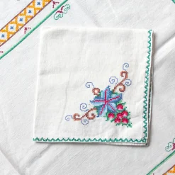 Nappe ancienne et ses 10 serviettes assorties