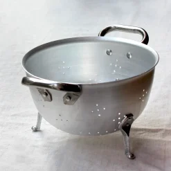 Passoire à anses sur trepied