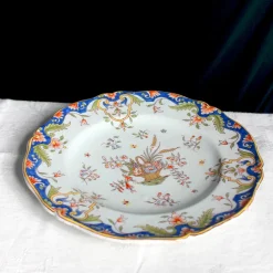 Petit plat en faïence style Rouen