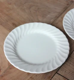 Petit service à gâteau en porcelaine blanche