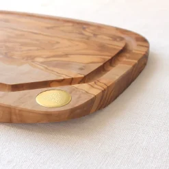 Planche à découper avec rigole en bois d'olivier