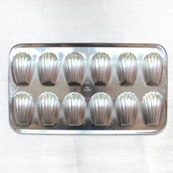 Plaque à madeleines en fer