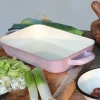 Plat à four émaillé rose - petit format
