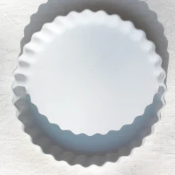 Plat à tarte en porcelaine blanche