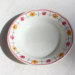 Plat creux au décor art déco