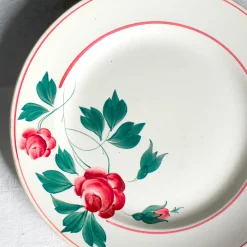 Plat de service aux roses