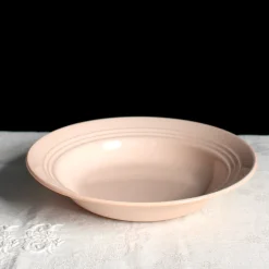 Plat de service rose poudré