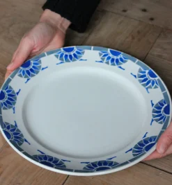 Plat rond en faïence vintage