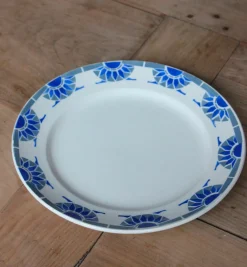 Plat rond en faïence vintage