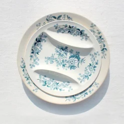 Plats de service en terre de fer fleurie