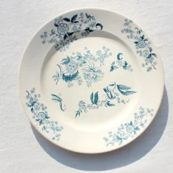 Plats de service en terre de fer fleurie