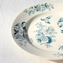 Plats de service en terre de fer fleurie