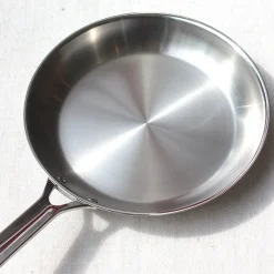 Poêle en inox 18/10 brossé manche fixe