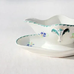 Saucière en terre de fer peinte à la main