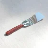 Spatule coudée manche en bois de charme