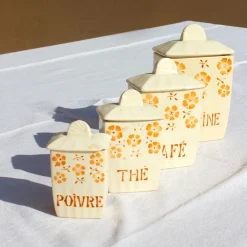 Série de quatre pots de cuisine en faïence