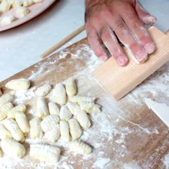 Tablette striée à gnocchis