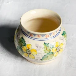 Vase en céramique vernissée fleurie